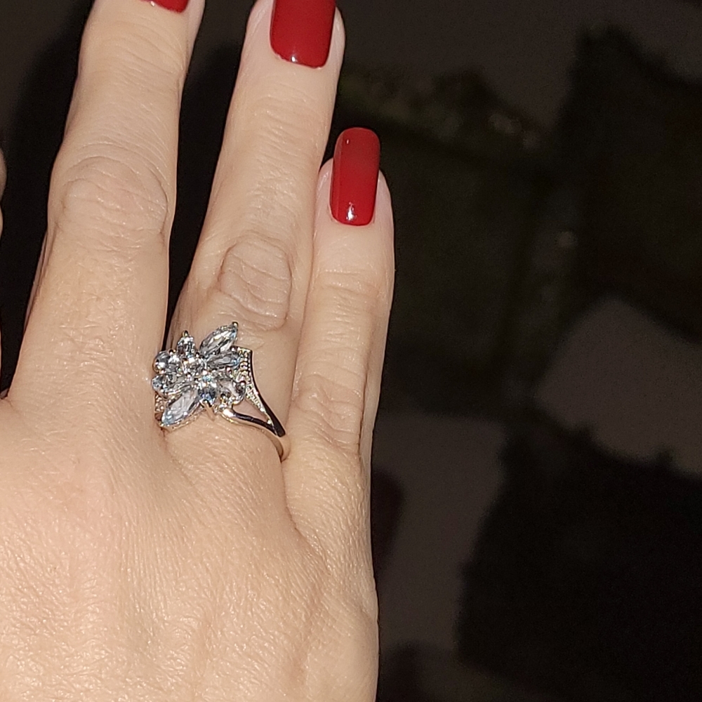 10k yellow gold with light blue aquamarine and diamonds- Size 8